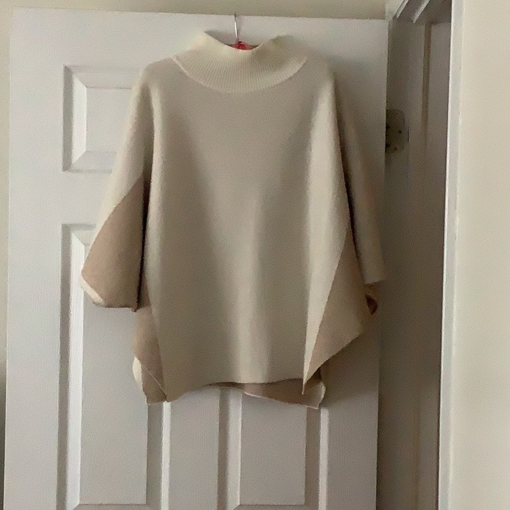 Cream colored sweater size o/s